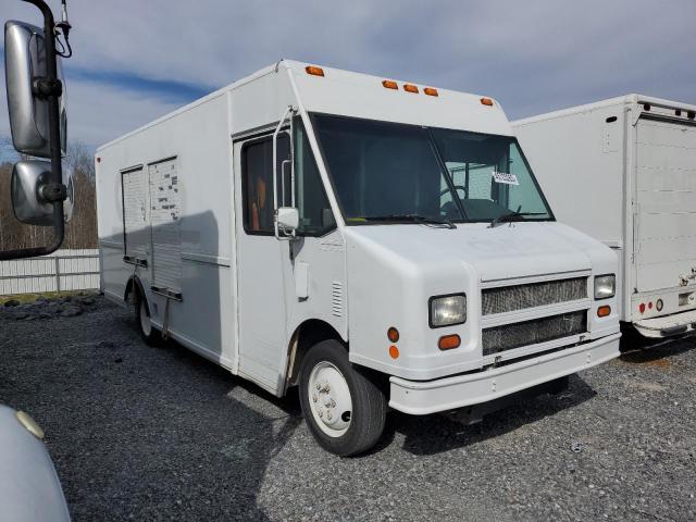 4UZAANBW31CH80316 - 2001 FREIGHTLINER CHASSIS M LINE WALK-IN VAN WHITE photo 4