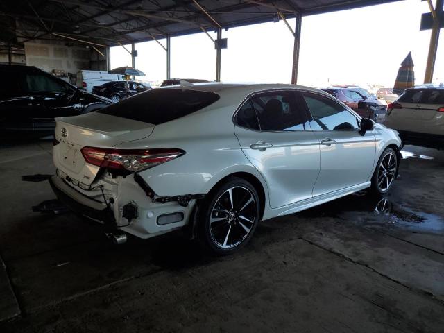 4T1K61AK6LU908555 - 2020 TOYOTA CAMRY LE XSE WHITE photo 3