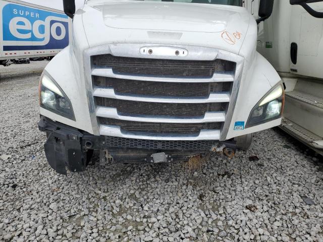 3AKJHLDRXNDNC9305 - 2022 FREIGHTLINER CASCADIA 1 WHITE photo 9