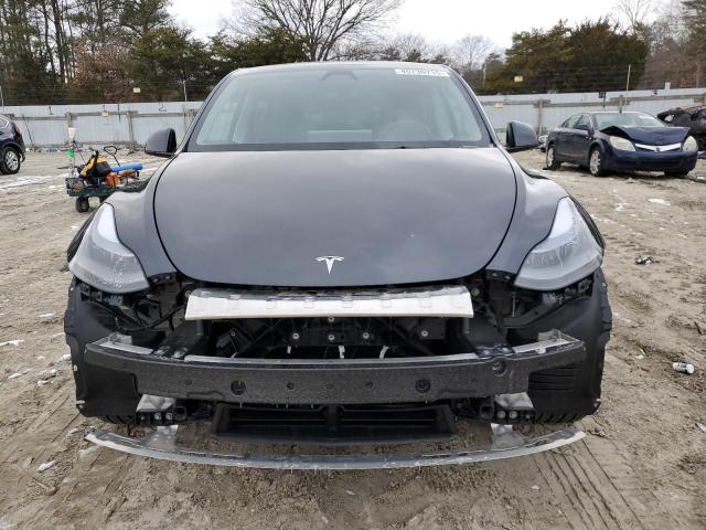 7SAYGDEE7RA228456 - 2024 TESLA MODEL Y Schwarz Foto 5