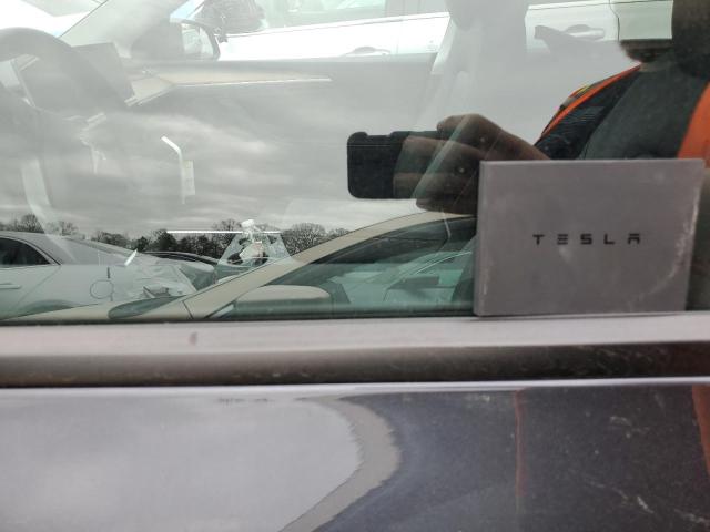 7SAYGDEE7RA228456 - 2024 TESLA MODEL Y Schwarz Foto 7