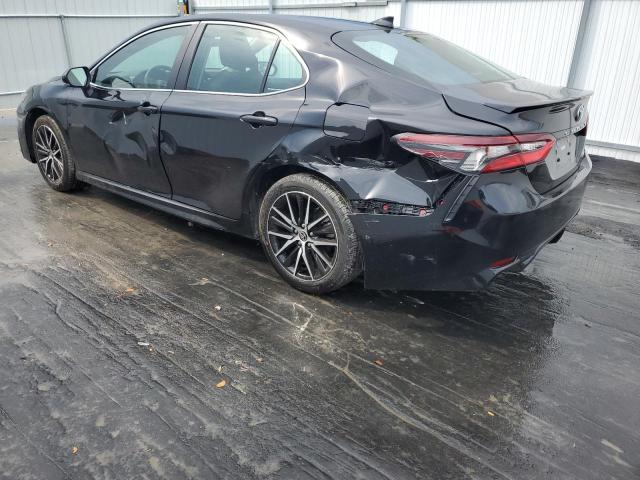 4T1G11AK3RU883403 - 2024 TOYOTA CAMRY SE NIGHT SHADE BLACK photo 2