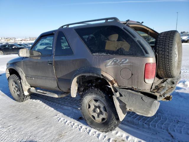 1GNCT18W52K148047 - 2002 CHEVROLET BLAZER BROWN photo 2