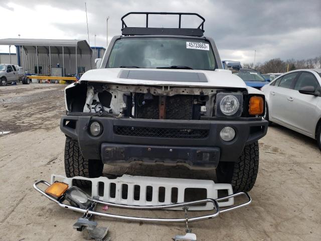 5GTMNLEP3A8118937 - 2010 HUMMER H3 ALPHA WHITE photo 5