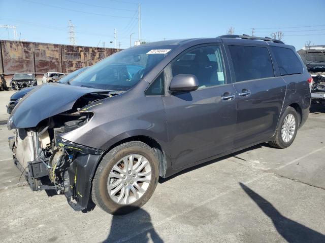 2014 TOYOTA SIENNA XLE, 