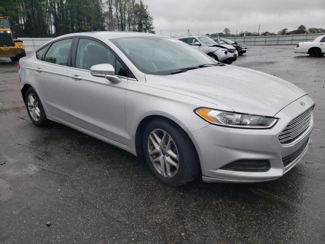 3FA6P0HD6GR242420 - 2016 FORD FUSION SE SILVER photo 4