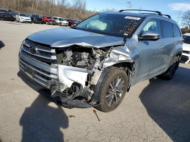 5TDJZRFHXHS514460 - 2017 TOYOTA HIGHLANDER SE SILVER photo 1