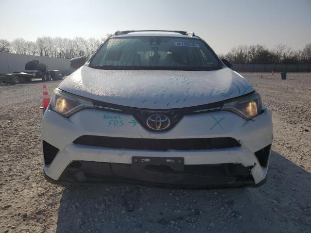 JTMZFREV1HJ115209 - 2017 TOYOTA RAV4 LE WHITE photo 5