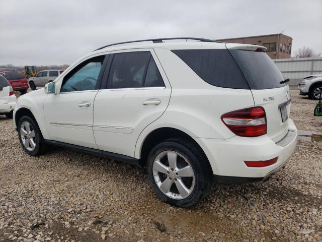 4JGBB8GB1BA734292 - 2011 MERCEDES-BENZ ML 350 4MATIC WHITE photo 2