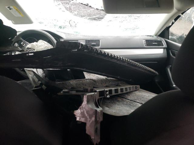 1VWAS7A35GC006530 - 2016 VOLKSWAGEN PASSAT S BLACK photo 8