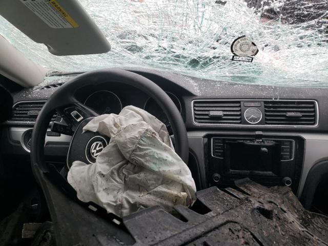 1VWAS7A35GC006530 - 2016 VOLKSWAGEN PASSAT S BLACK photo 9