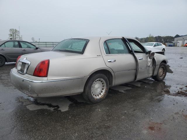 1LNHM81W92Y603523 - 2002 LINCOLN TOWN CAR EXECUTIVE TAN photo 3
