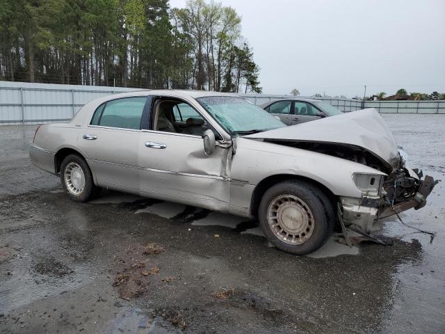 1LNHM81W92Y603523 - 2002 LINCOLN TOWN CAR EXECUTIVE TAN photo 4