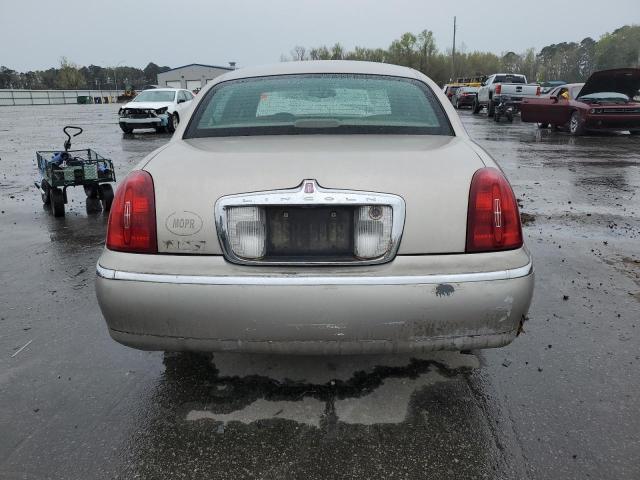 1LNHM81W92Y603523 - 2002 LINCOLN TOWN CAR EXECUTIVE TAN photo 6