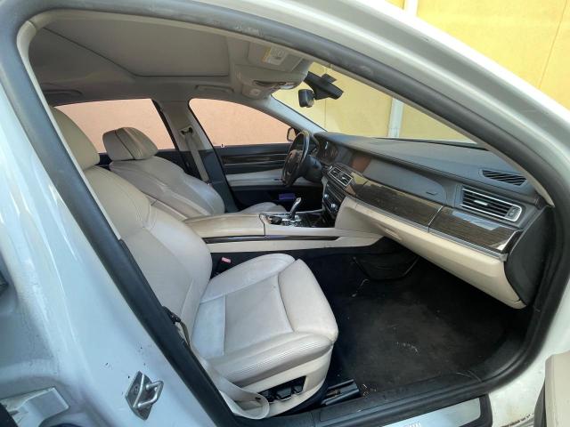 WBAKC8C5XCC434836 - 2012 BMW 750 LXI WHITE photo 5