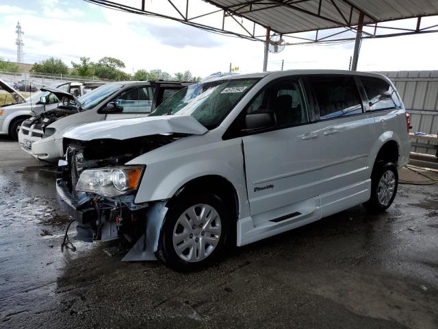 2C4RDGBGXGR140104 - 2016 DODGE GRAND CARA SE WHITE photo 1