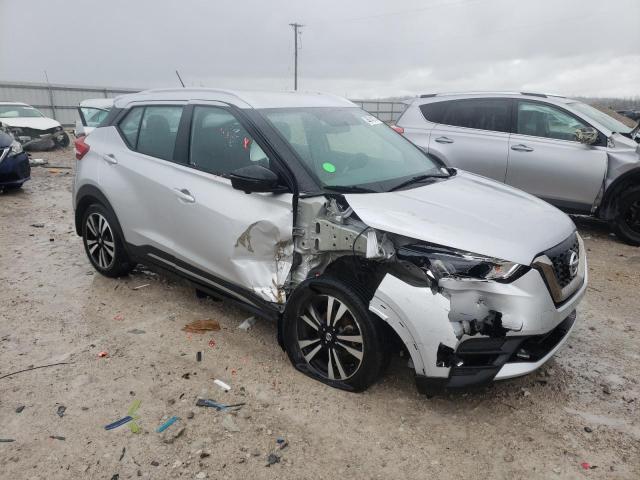 3N1CP5CU2KL557831 - 2019 NISSAN KICKS S SILVER photo 4