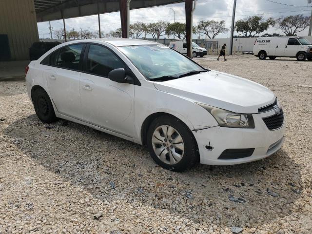 1G1PA5SH5D7196213 - 2013 CHEVROLET CRUZE LS WHITE photo 4