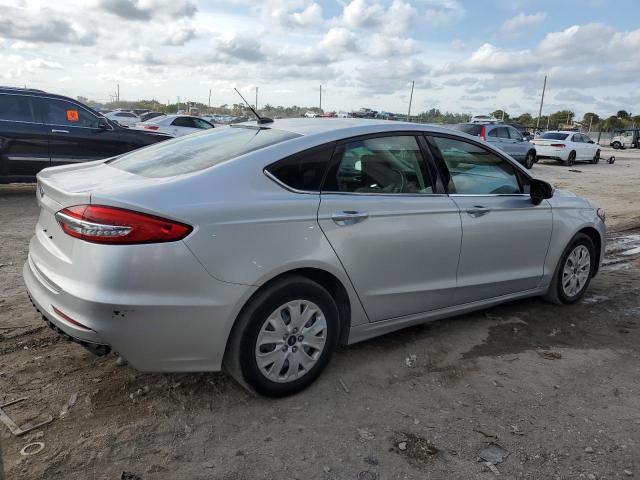 3FA6P0G79KR159309 - 2019 FORD FUSION S SILVER photo 3