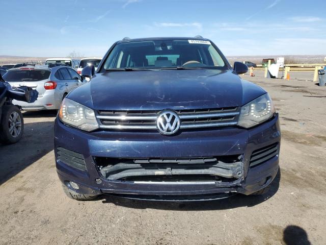 WVGEF9BP7ED010345 - 2014 VOLKSWAGEN TOUAREG V6 BLUE photo 5