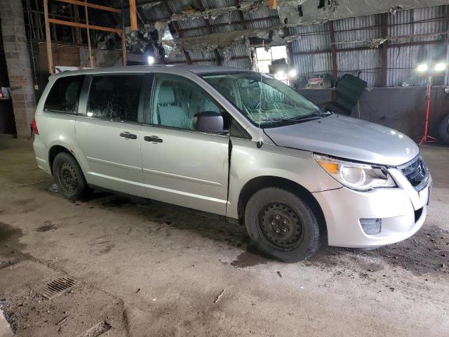 2V4RW4DG7BR785698 - 2011 VOLKSWAGEN ROUTAN S SILVER photo 4