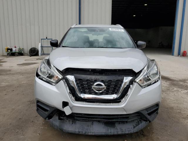 3N1CP5CU0KL520261 - 2019 NISSAN KICKS S SILVER photo 5