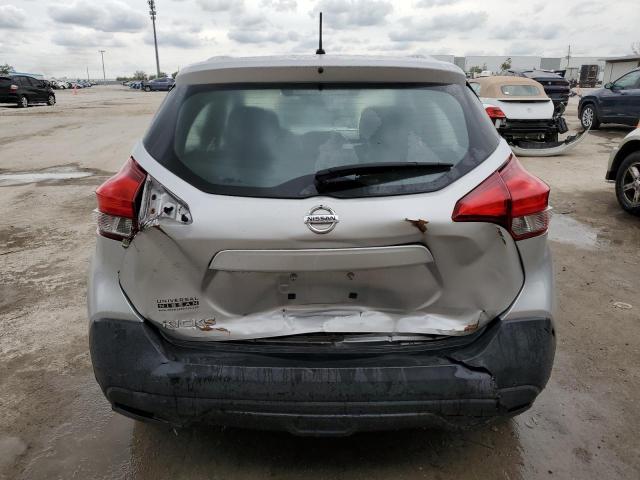 3N1CP5CU0KL520261 - 2019 NISSAN KICKS S SILVER photo 6