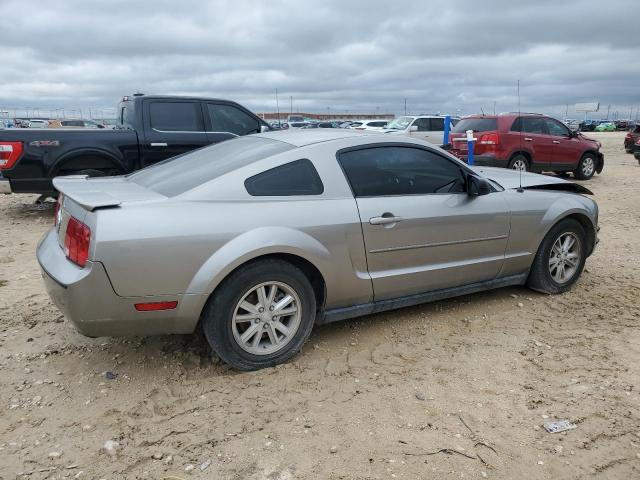 1ZVHT80N585124197 - 2008 FORD MUSTANG SILVER photo 3