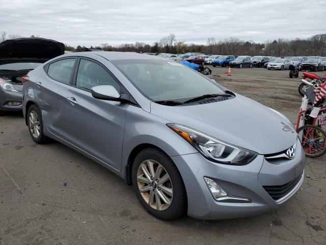 5NPDH4AE5FH599985 - 2015 HYUNDAI ELANTRA SE SILVER photo 4