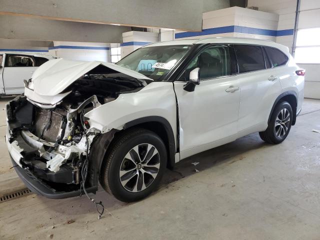 5TDGZRBH7NS247290 - 2022 TOYOTA HIGHLANDER XLE 白色 照片 1