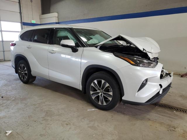 5TDGZRBH7NS247290 - 2022 TOYOTA HIGHLANDER XLE 白色 照片 4