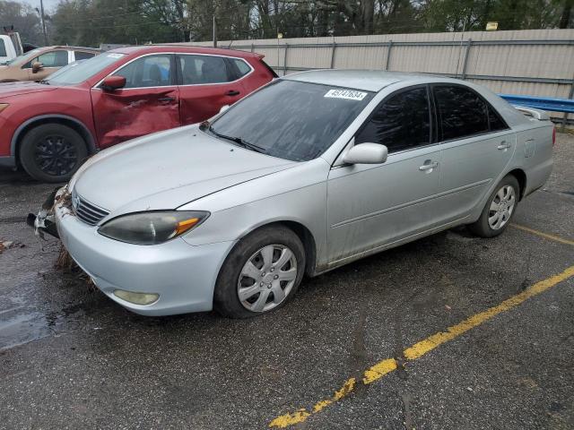 4T1BE32K52U073754 - 2002 TOYOTA CAMRY LE SILVER photo 1