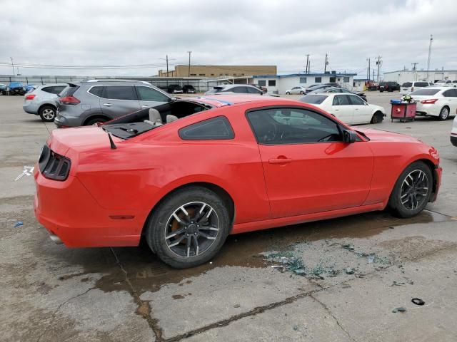 1ZVBP8AM8D5270748 - 2013 FORD MUSTANG RED photo 3