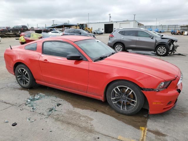 1ZVBP8AM8D5270748 - 2013 FORD MUSTANG RED photo 4