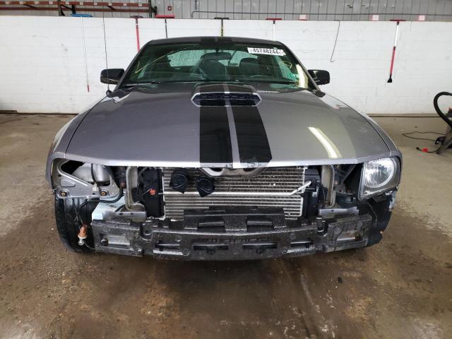 1ZVFT82H475308205 - 2007 FORD MUSTANG GT GRAY photo 5