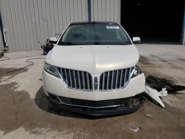 2LMDJ6JK8CBL07226 - 2012 LINCOLN MKX WHITE photo 5