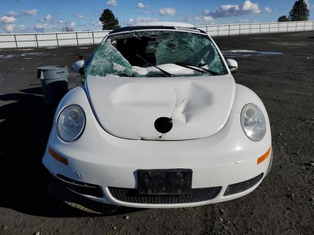 3VWRG3AL4AM003220 - 2010 VOLKSWAGEN NEW BEETLE WHITE photo 5