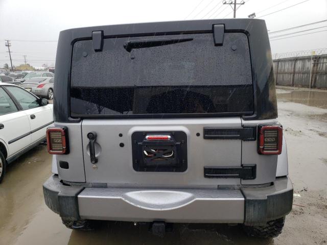 1C4HJWEG2GL267867 - 2016 JEEP WRANGLER U SAHARA SILVER photo 6