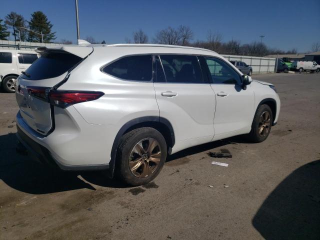 5TDGZRBH0NS574047 - 2022 TOYOTA HIGHLANDER XLE WHITE photo 3