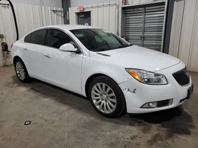 2G4GS5EV4D9121373 - 2013 BUICK REGAL PREMIUM WHITE photo 4