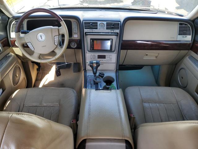 5LMFU28535LJ18925 - 2005 LINCOLN NAVIGATOR 白色 照片 8