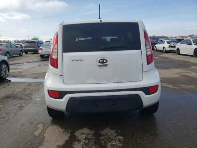 KNDJT2A55D7777501 - 2013 KIA SOUL WHITE photo 6