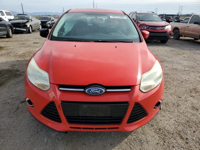 1FAHP3K23CL188262 - 2012 FORD FOCUS SE RED photo 5