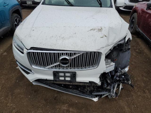 YV4A22PL3G1027639 - 2016 VOLVO XC90 T6 WHITE photo 12