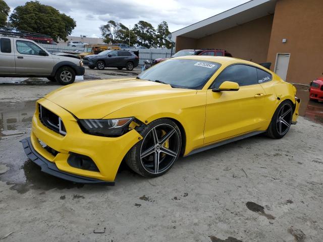1FA6P8TH3F5302714 - 2015 FORD MUSTANG YELLOW photo 1