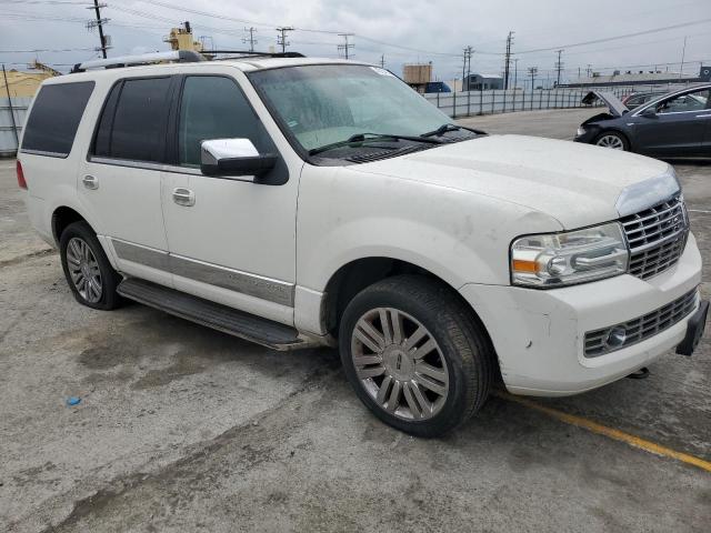 5LMFU28528LJ06768 - 2008 LINCOLN NAVIGATOR WHITE photo 4