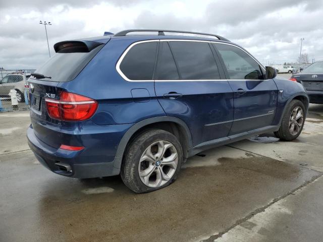 5UXZV8C58BL418434 - 2011 BMW X5 XDRIVE50I BLUE photo 3