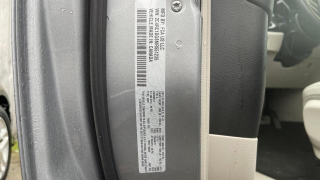 2C4RC1DG8MR551235 - 2021 CHRYSLER VOYAGER LXI GRAY photo 10