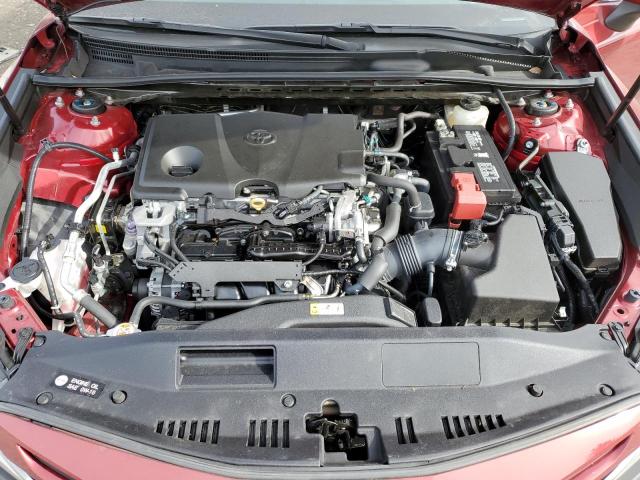 4T1B11HKXJU631328 - 2018 TOYOTA CAMRY L RED photo 11