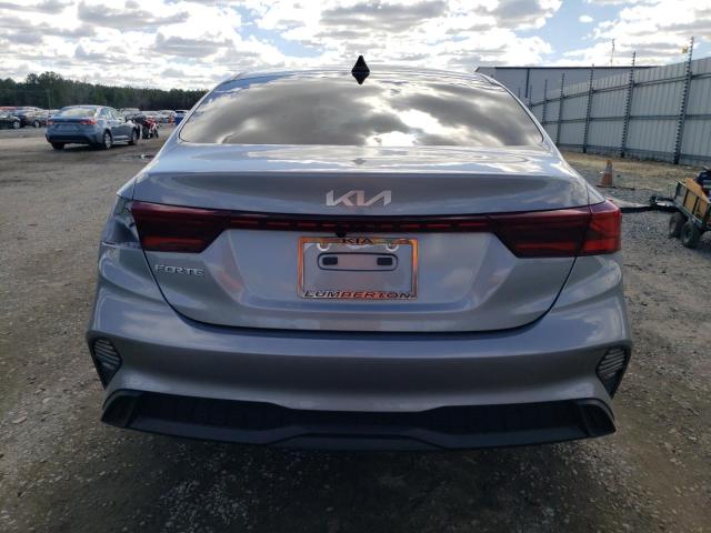 3KPF24AD4RE706695 - 2024 KIA FORTE LX SILVER photo 6